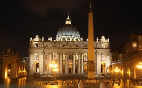 Elegant Apartment Near The Vatican And Piazza Navona